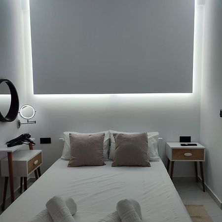 Alexander Luxury Apartments & Studios Метаморфосі Номер фото