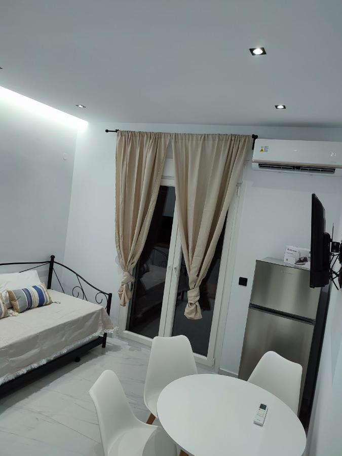 Alexander Luxury Apartments & Studios Метаморфосі Екстер'єр фото